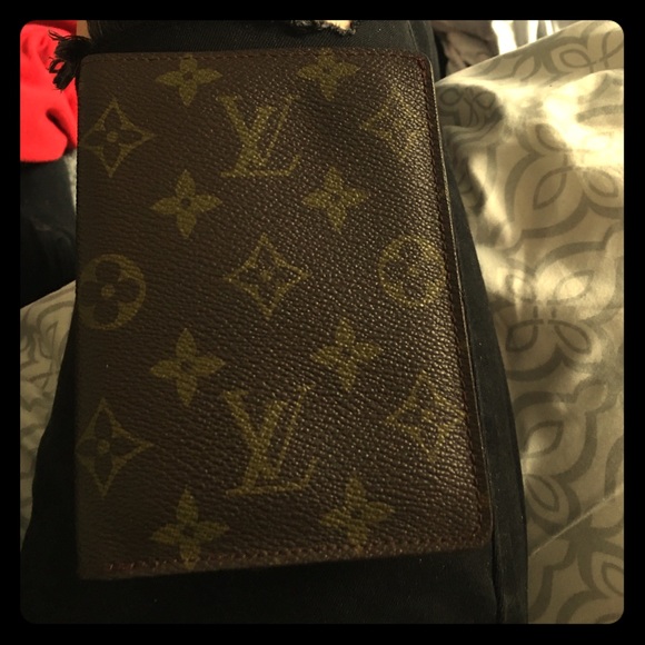 Louis Vuitton wallet - Picture 1 of 4